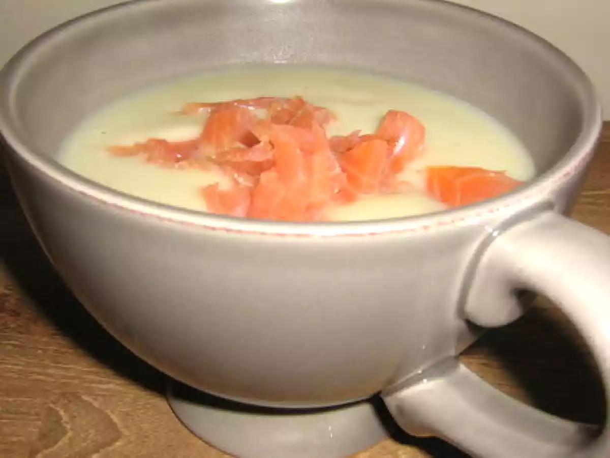 Veloute de chou-fleur au saumon fumé