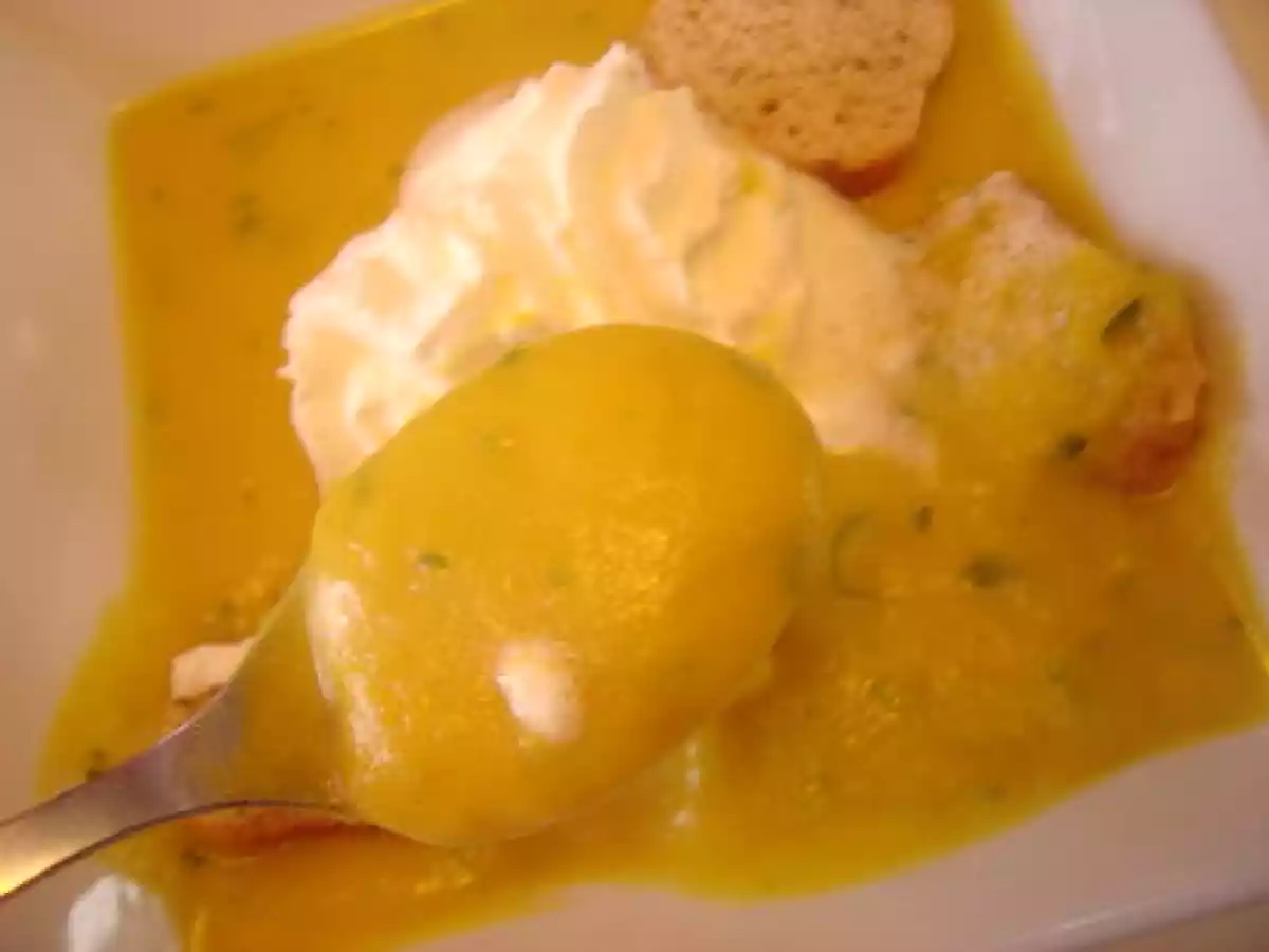 Velouté de citrouille et carotte au lait de coco et coriandre fraîche!!!!!!!!!!! - photo 2