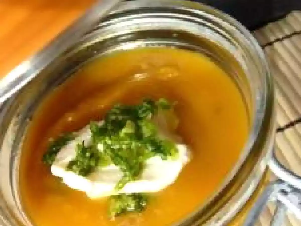 Velouté de courge Butternut aux patates douces et à la coriandre