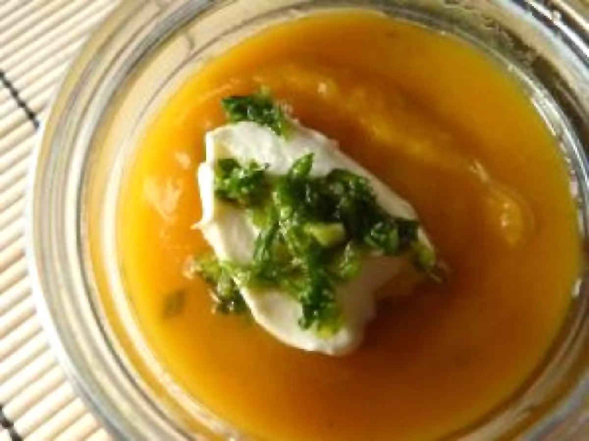 Velouté de courge Butternut aux patates douces et à la coriandre - photo 3