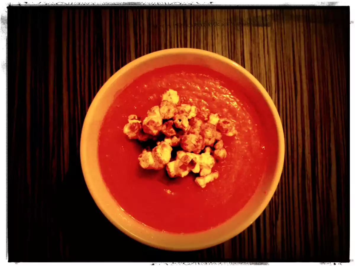 Velouté de courge butternut, lentilles corail et ses Currypopcorn