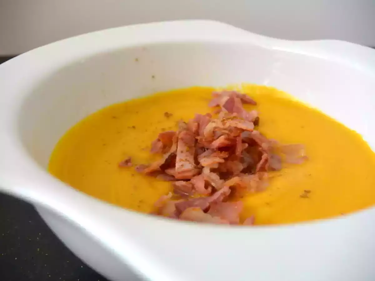 Velouté de courges au curry & speck grillé!