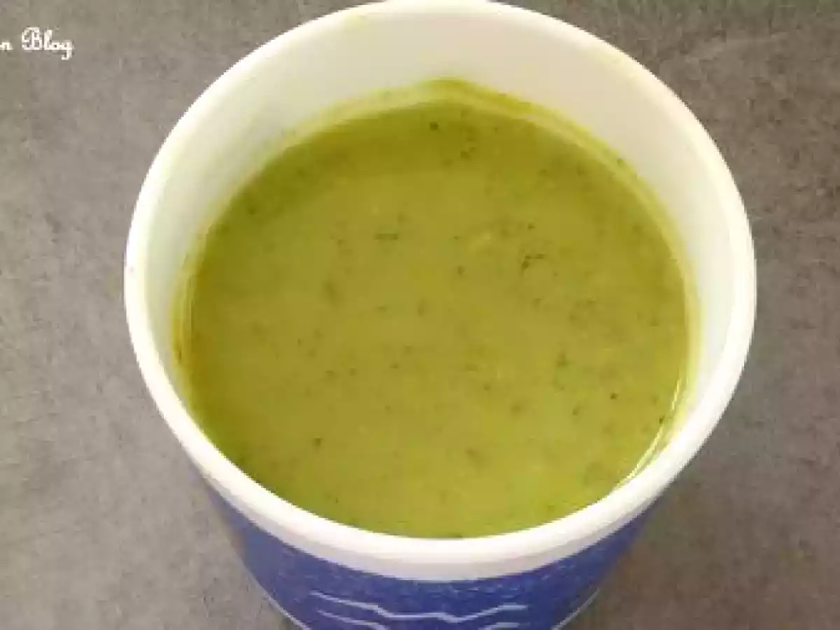 VELOUTE DE COURGETTES AU CÉLERI ET AU CURRY