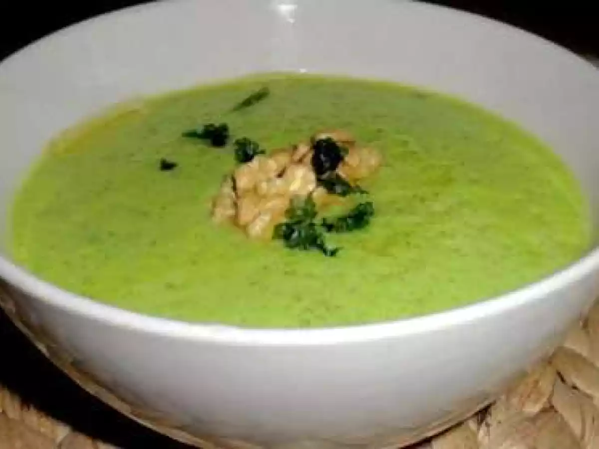 Velouté de Courgettes au Chèvre Frais, Persil & Huile de Noix