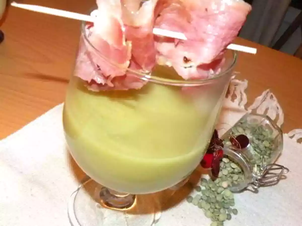 Velouté de poireaux-pommes de terre et pois cassés