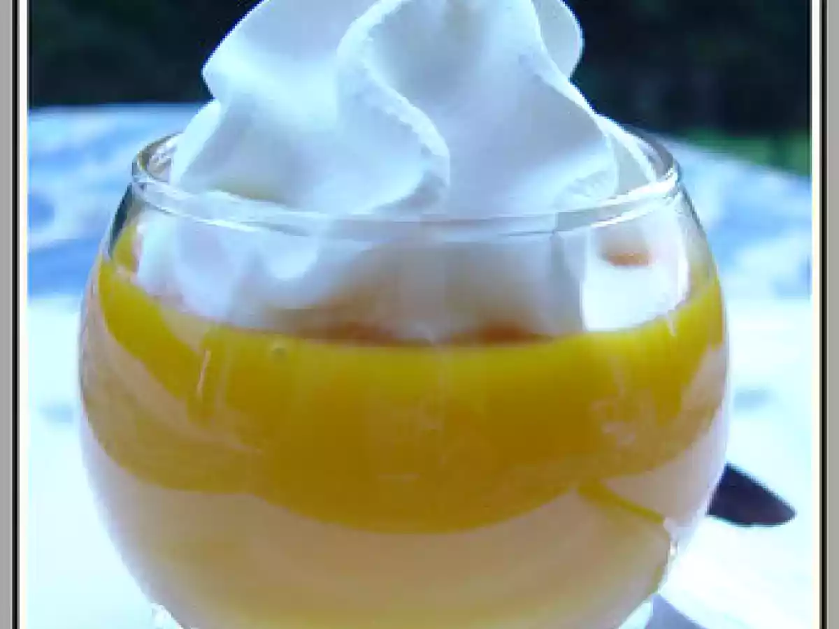 Velouté de potimarron espuma de crème fraîche aux noisettes - photo 2