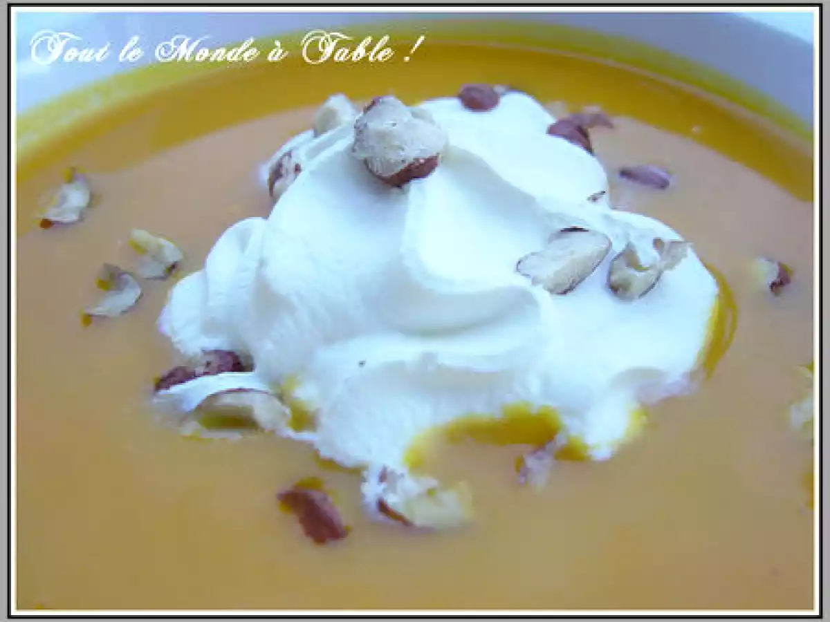 Velouté de potimarron espuma de crème fraîche aux noisettes - photo 3