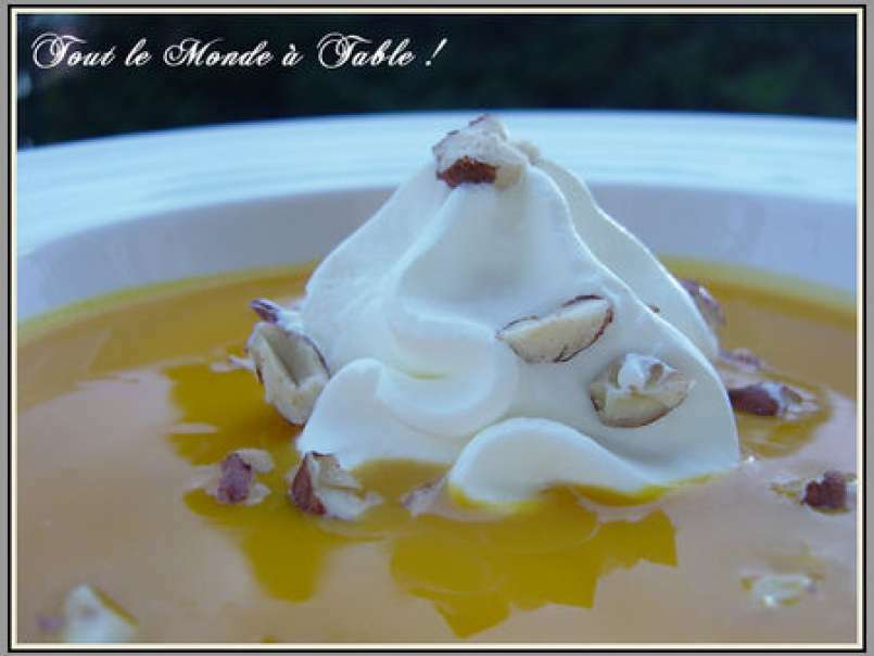 Velouté de potimarron espuma de crème fraîche aux noisettes - photo 4