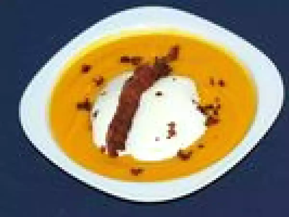 Velouté de potimarron, mousse de Reblochon au lard croustillant