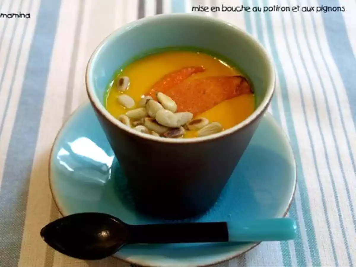 Velouté de potiron ou butternut à l'huile de noisettes et aux pignons