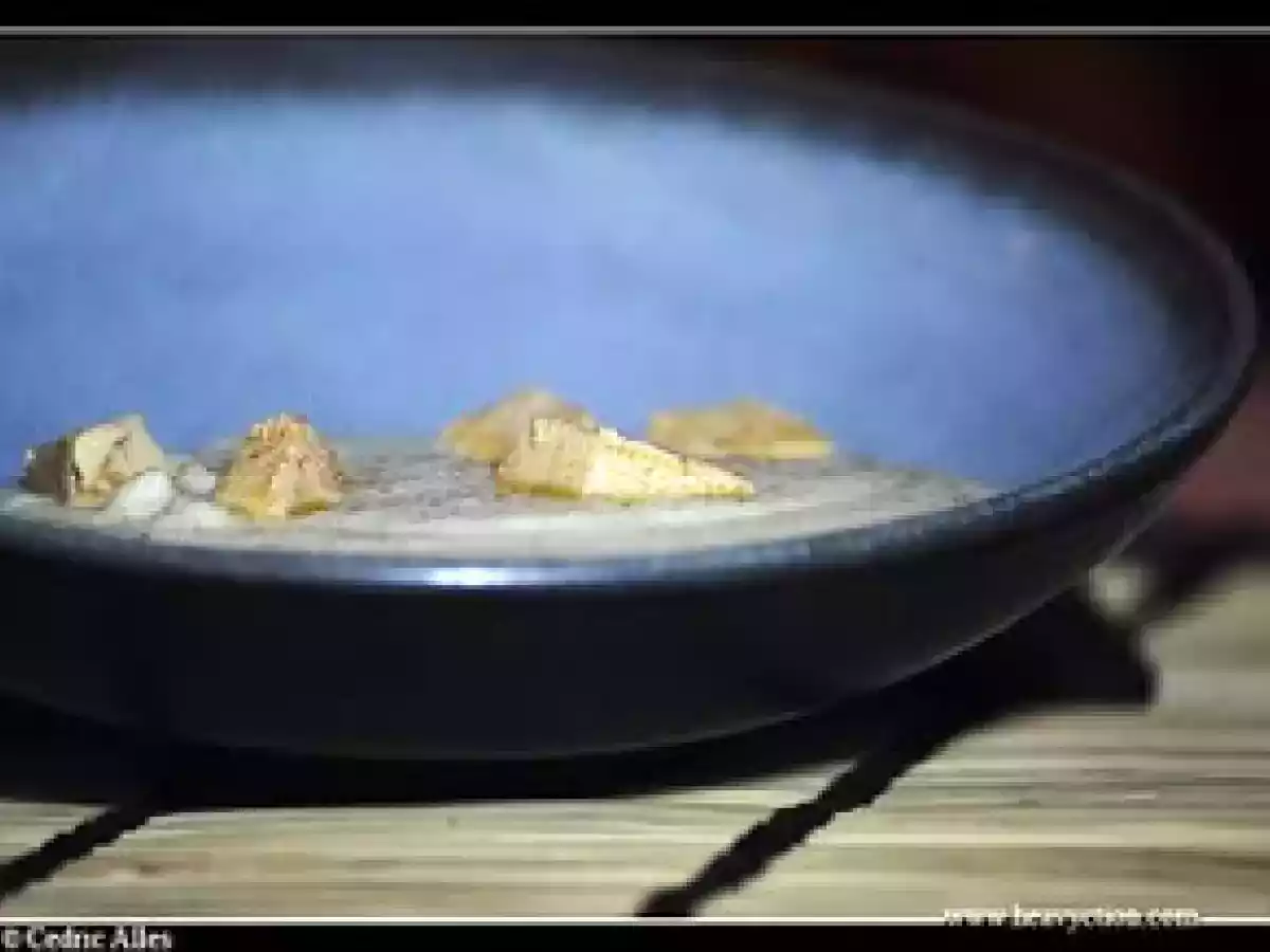 Velouté de topinambour au foie gras