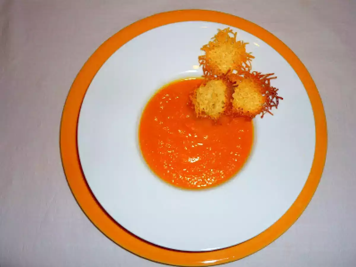 Velouté épicé de potimarron et carottes à l'orange et ses tuiles croustillantes