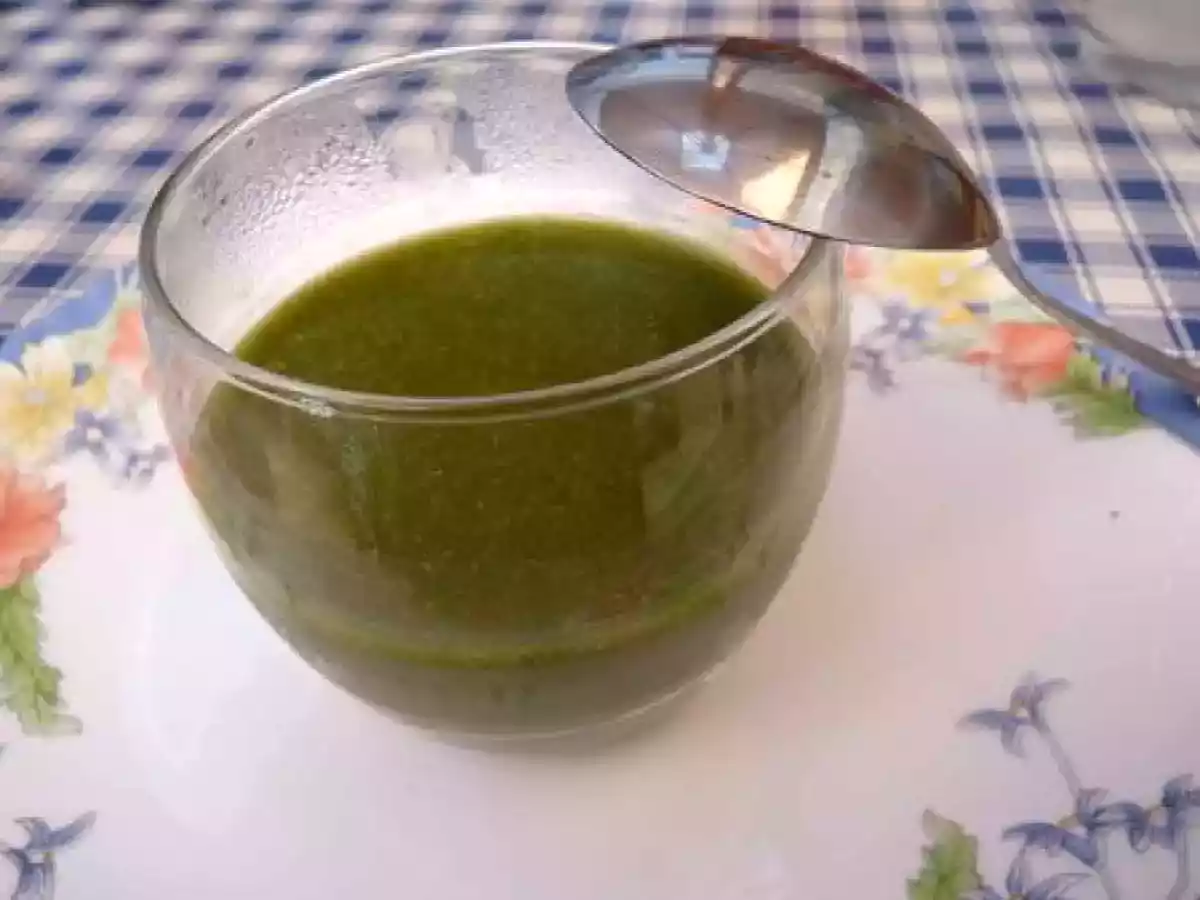 Velouté froid, aux fanes de carottes