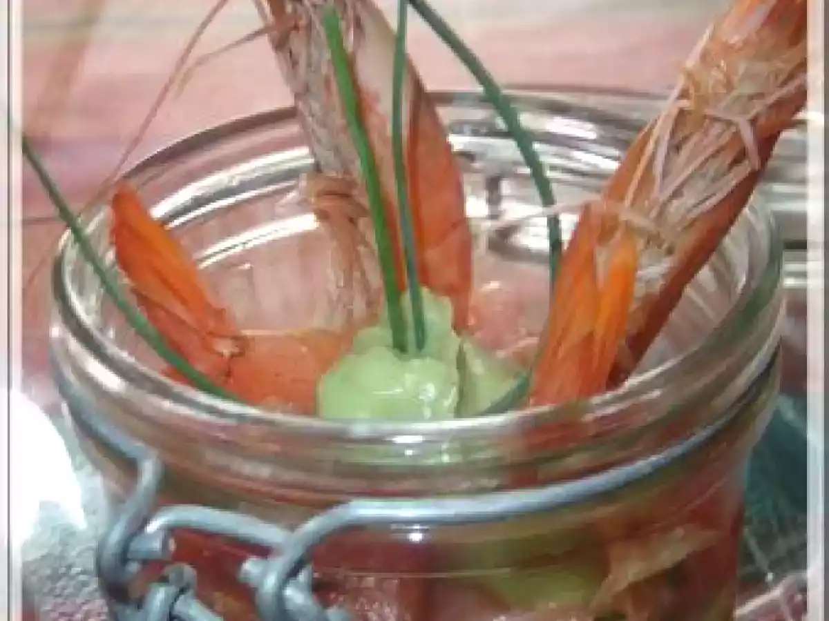 Verinnes d'avocat au saumon et crevettes