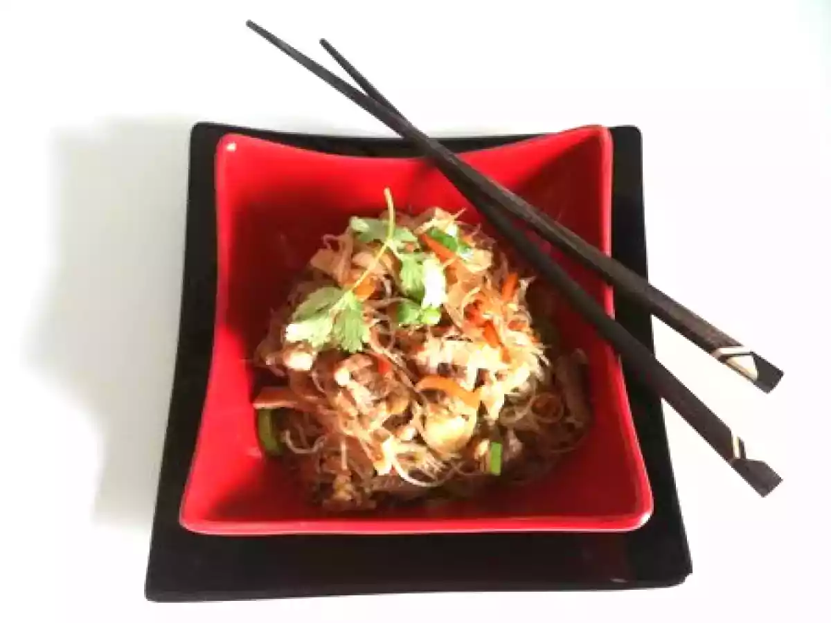 Vermicelles sautés au porc (Laos)