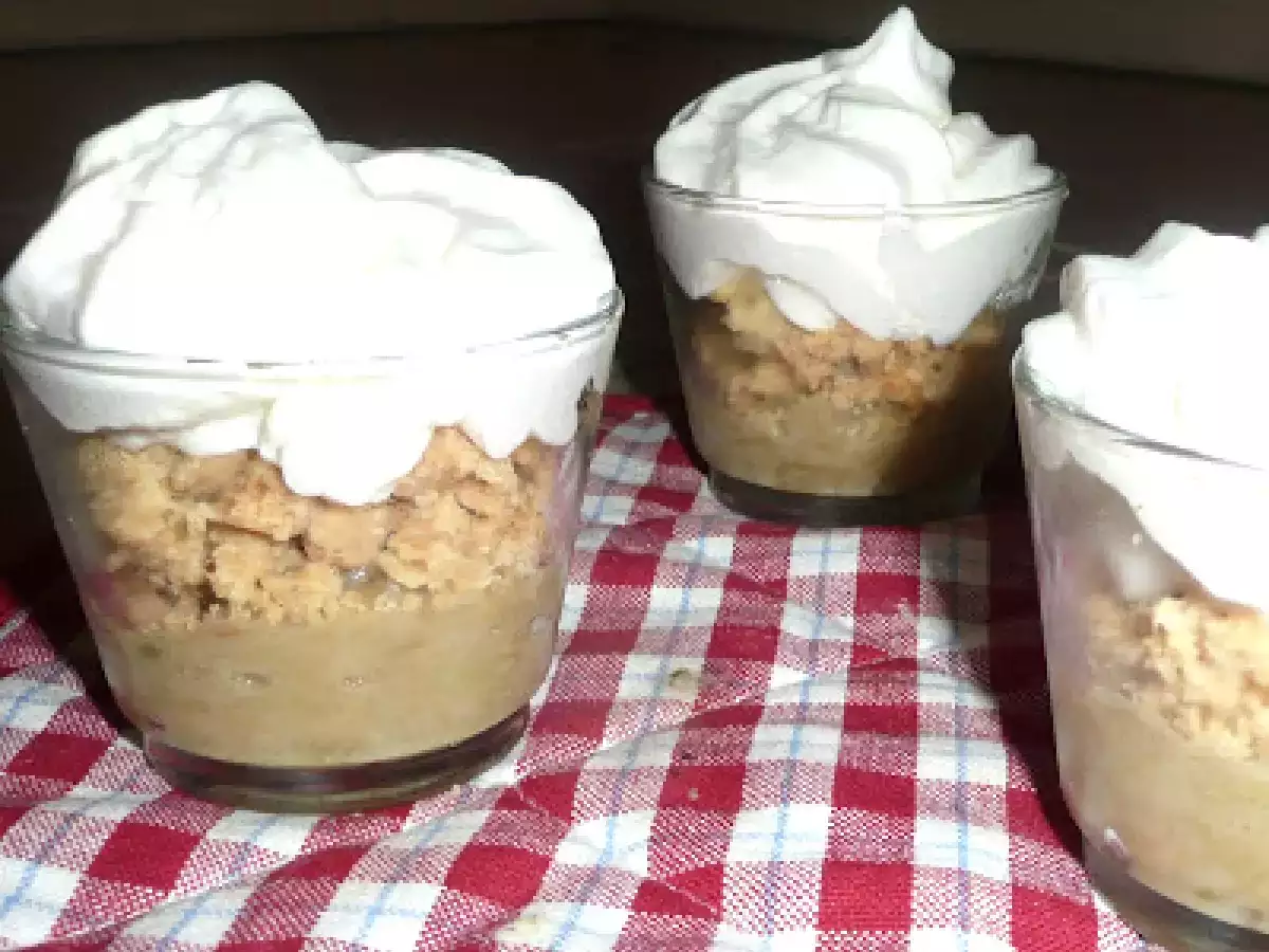 Verrine à la rhubarbe et à l'estragon - espuma au chocolat blanc selon Anne-Sophie Pic - photo 2