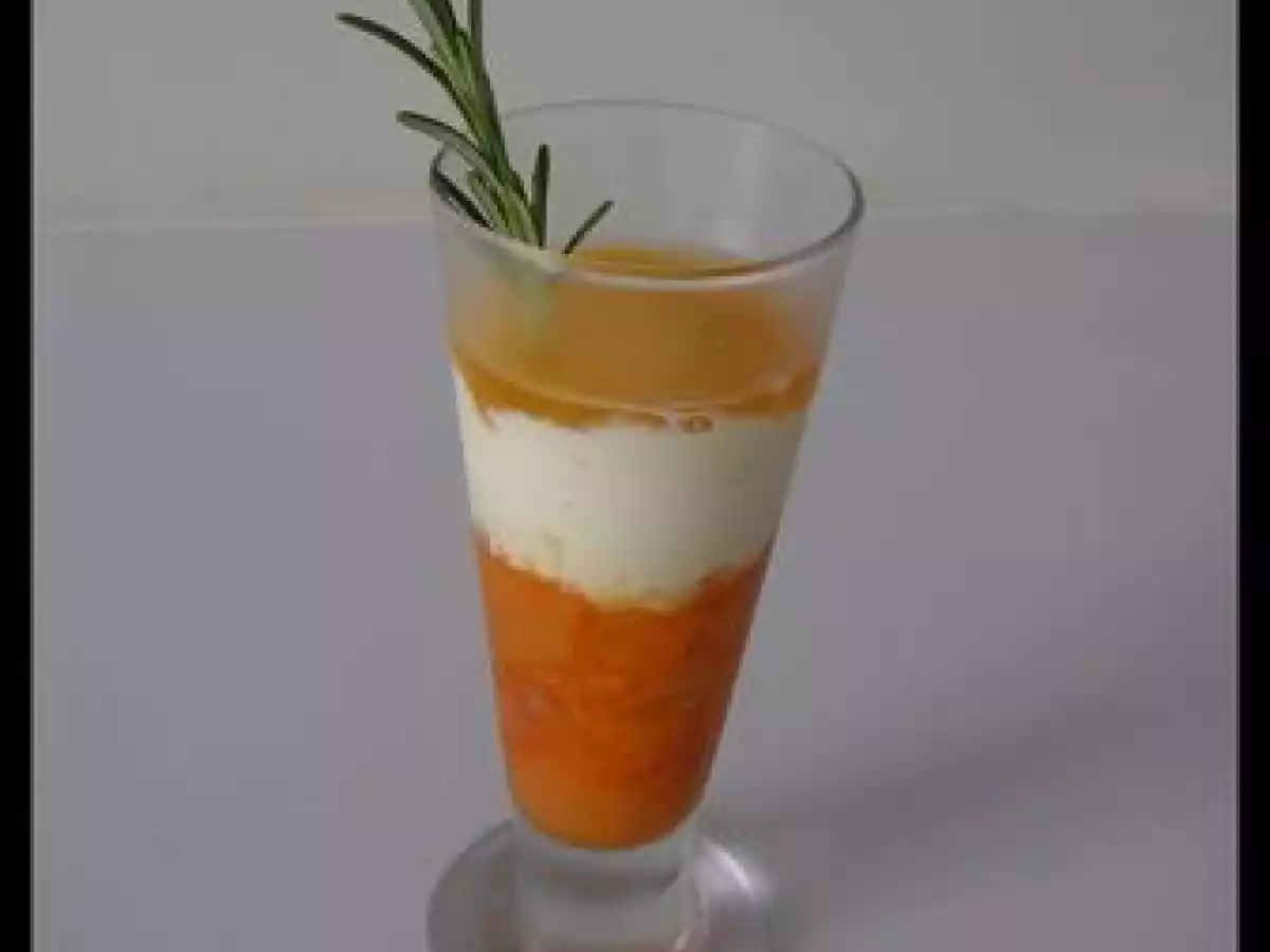 Verrine abricots-mascarpone à l'amande amère