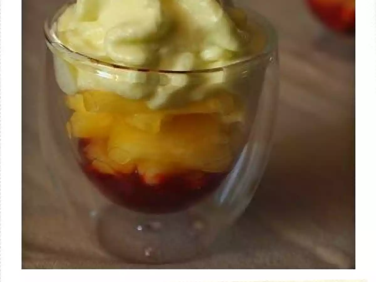 Verrine ananas-framboises & chantilly aux kiwis