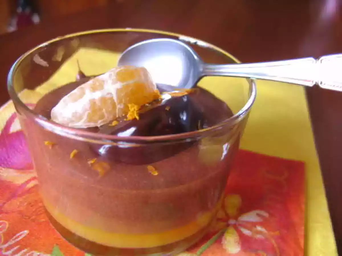 Verrine clémentines et mousse au chocolat au beurre salé.