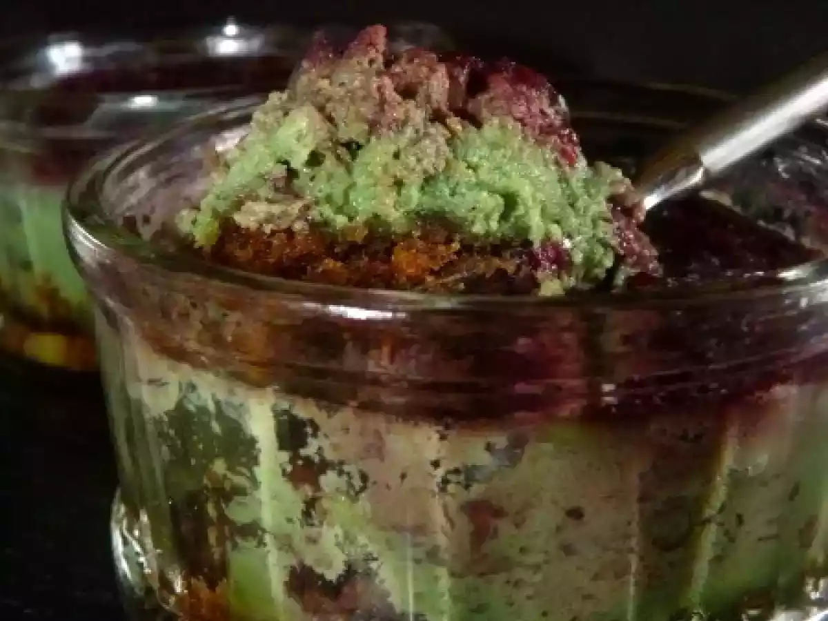 VERRINE COMME UN CHEESECAKE PISTACHE-FRAMBOISE