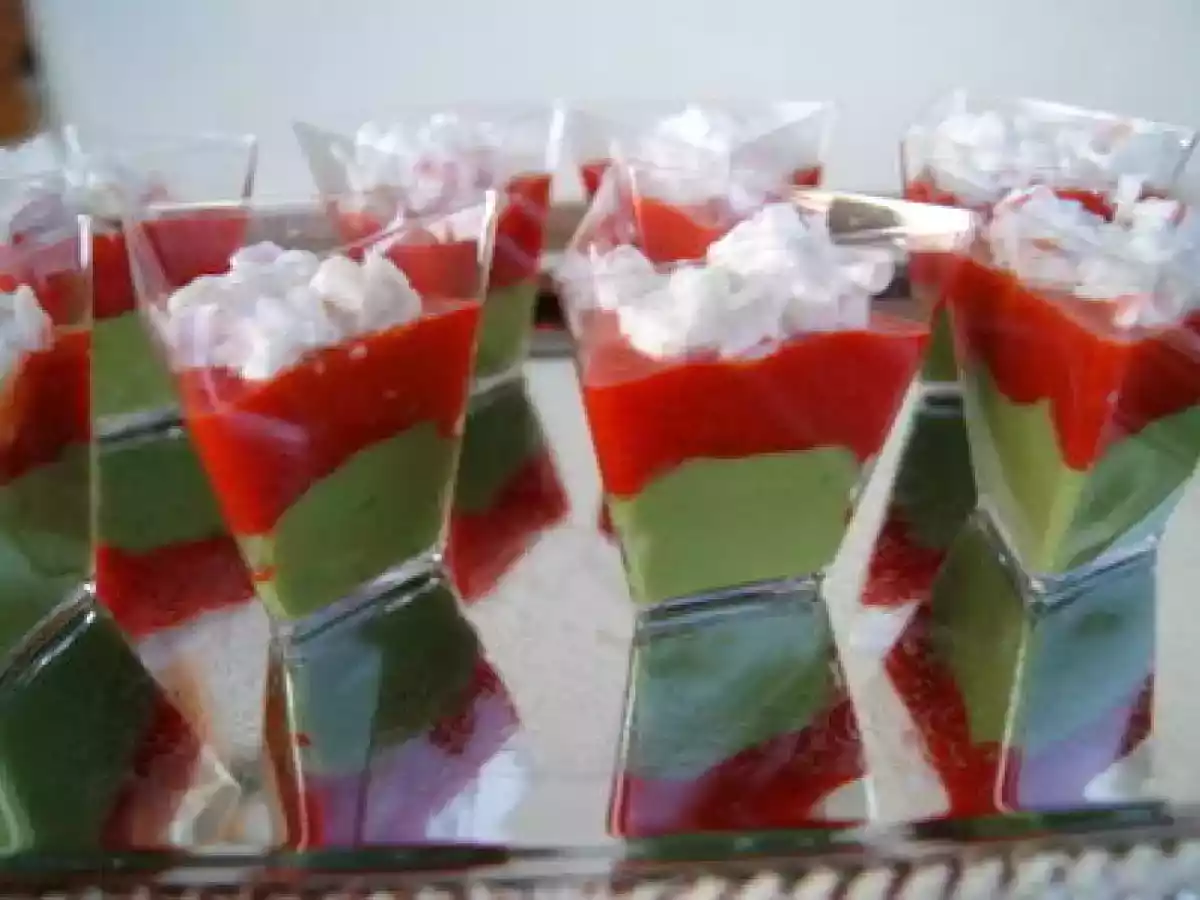 Verrine crème d?avocat et poivrons