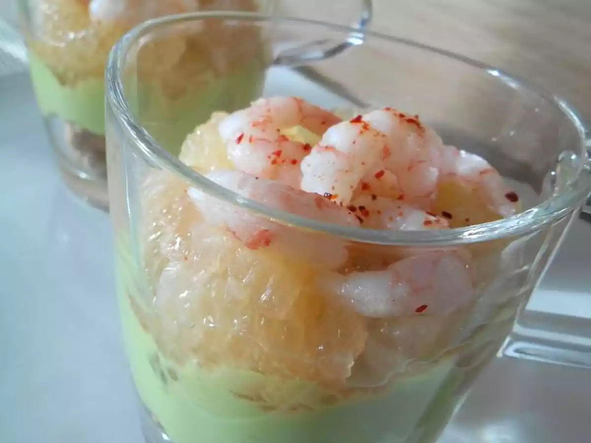 Verrine crème d'avocat, pamplemousse & crevette