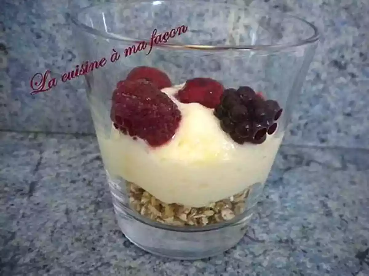 Verrine crème légère à la vanille et fruits rouges