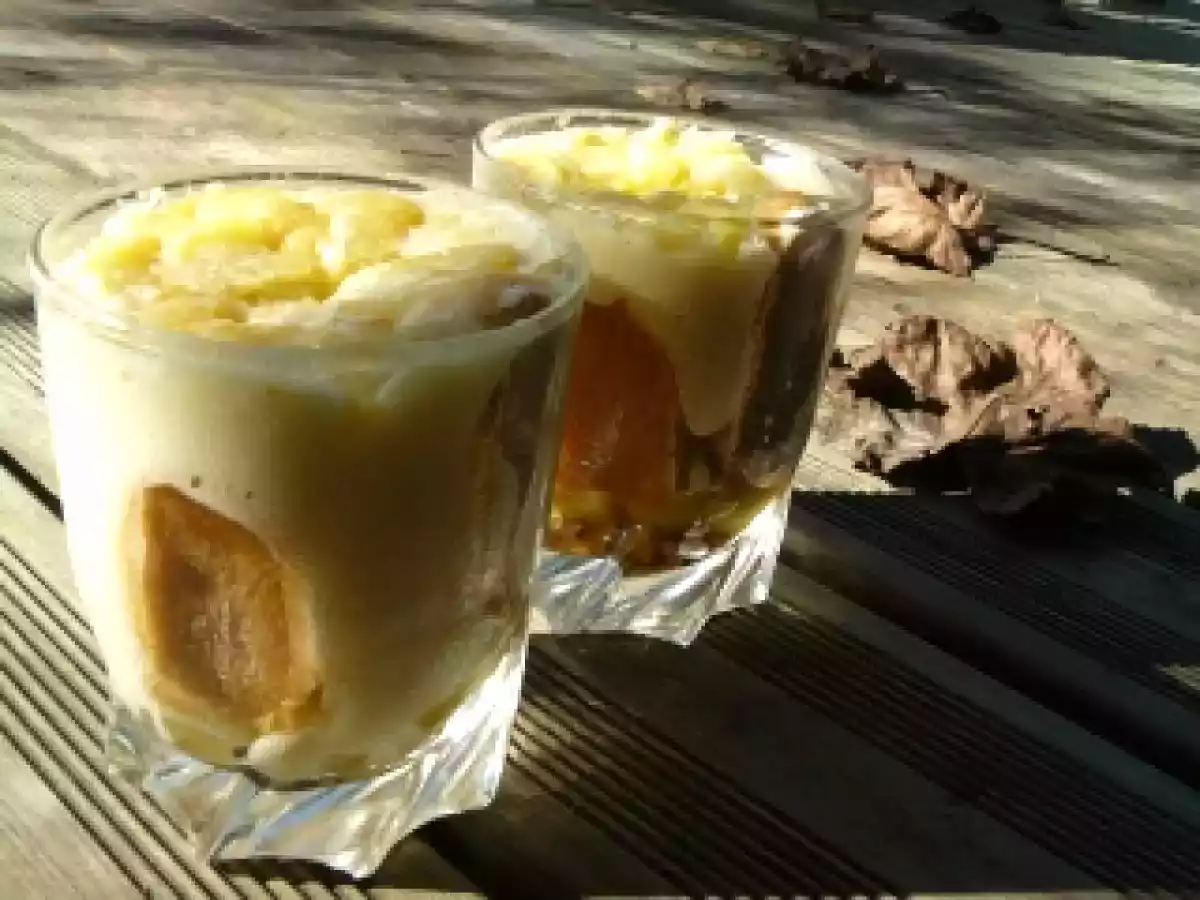 Verrine d'automne à la crème légère pour ce délicieux dessert frais.