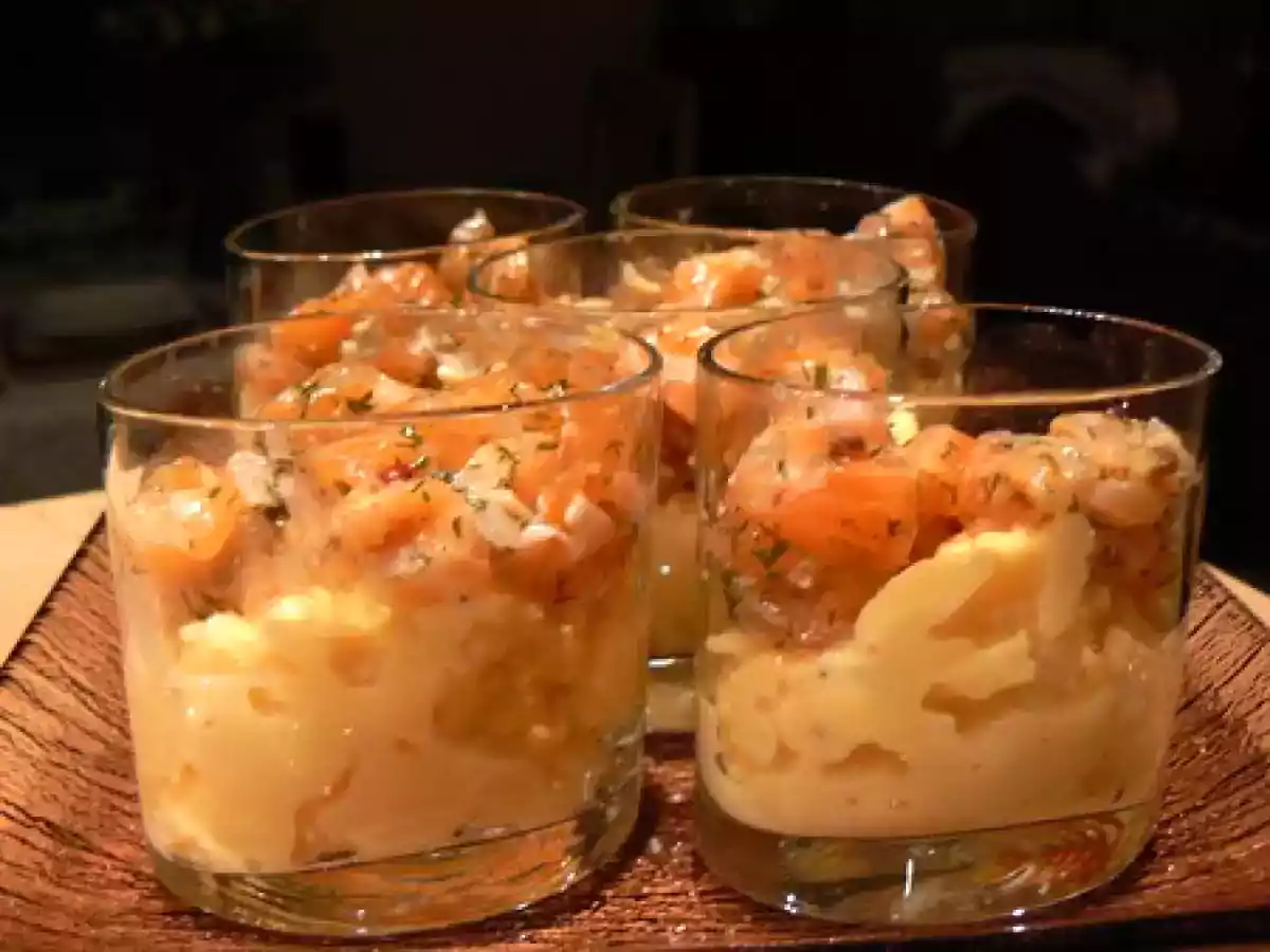 Verrine d'oeufs brouillés au saumon