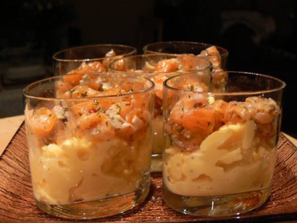 Verrine d'oeufs brouillés au saumon