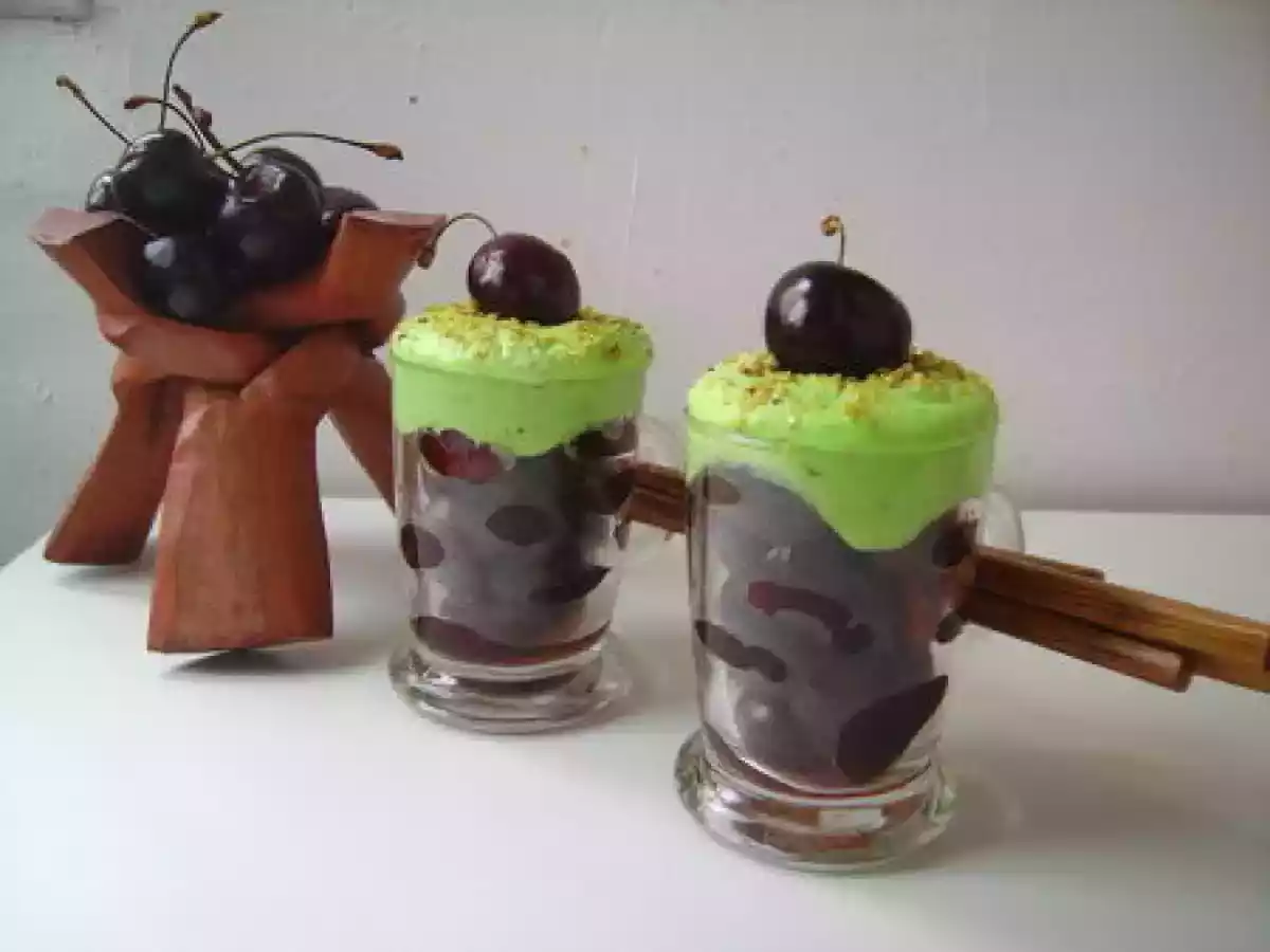 VERRINE DE CERISE À LA MOUSSE DE PISTACHE - photo 5