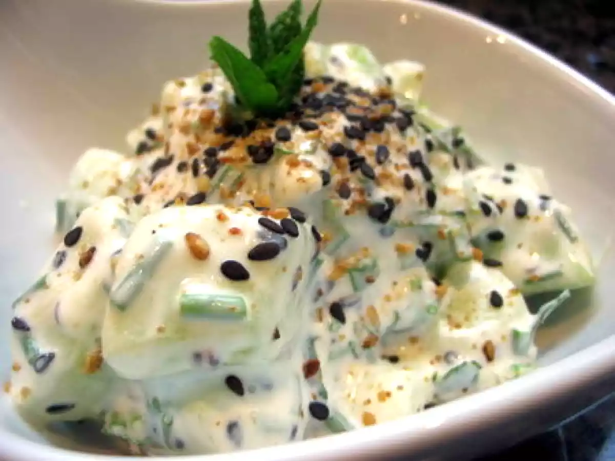 Verrine de concombre au yaourt, sésame et gomasio - photo 2