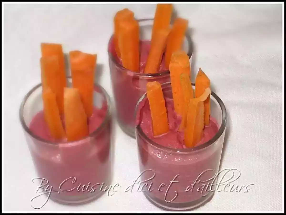 Verrine de crème de betteraves & ses bâtonnets de carottes