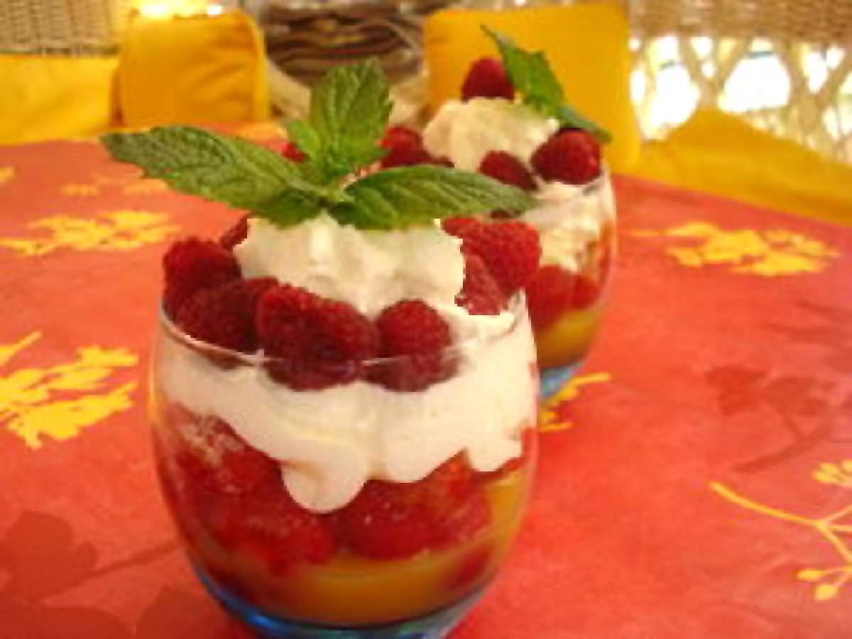 VERRINE DE FRUITS ROUGES