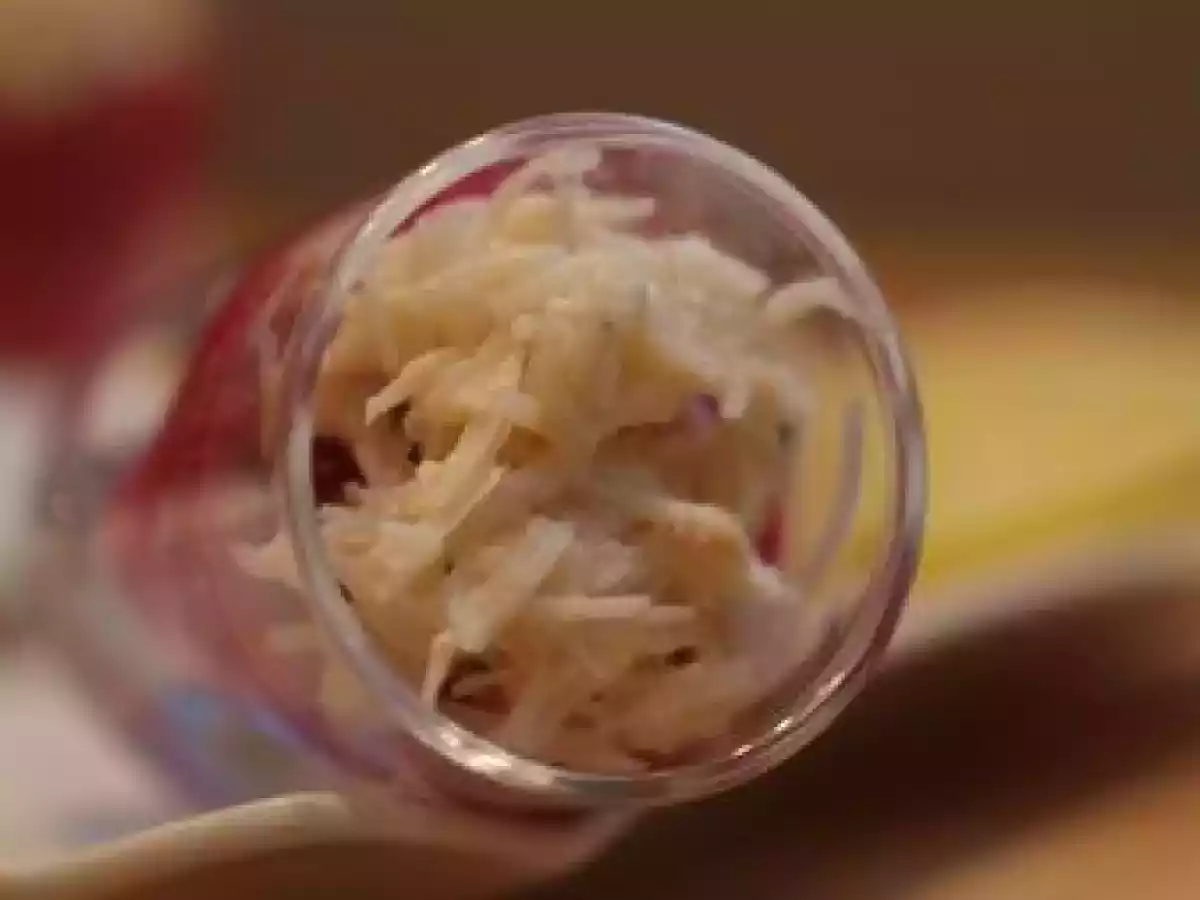 Verrine de mousse de betterave et violette au crabe