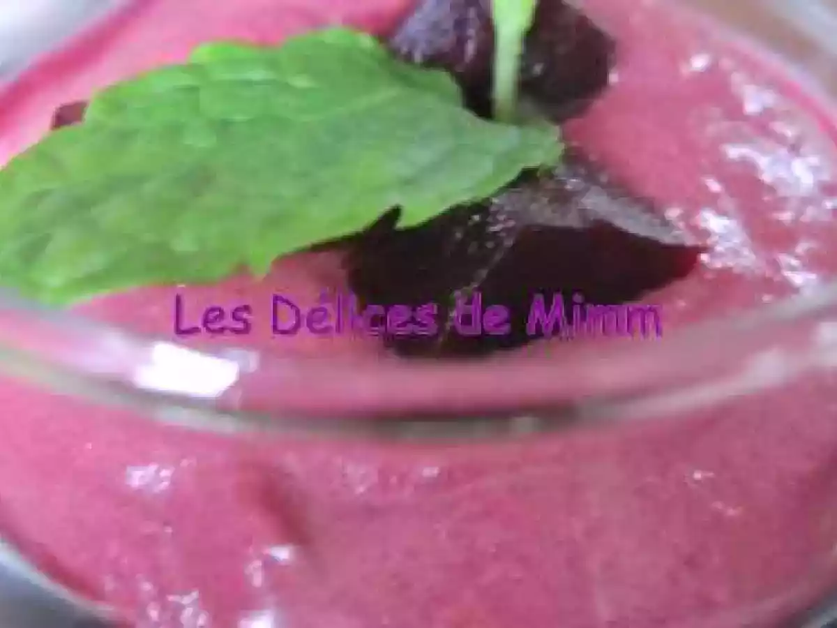 Verrine de mousse de betteraves rouges