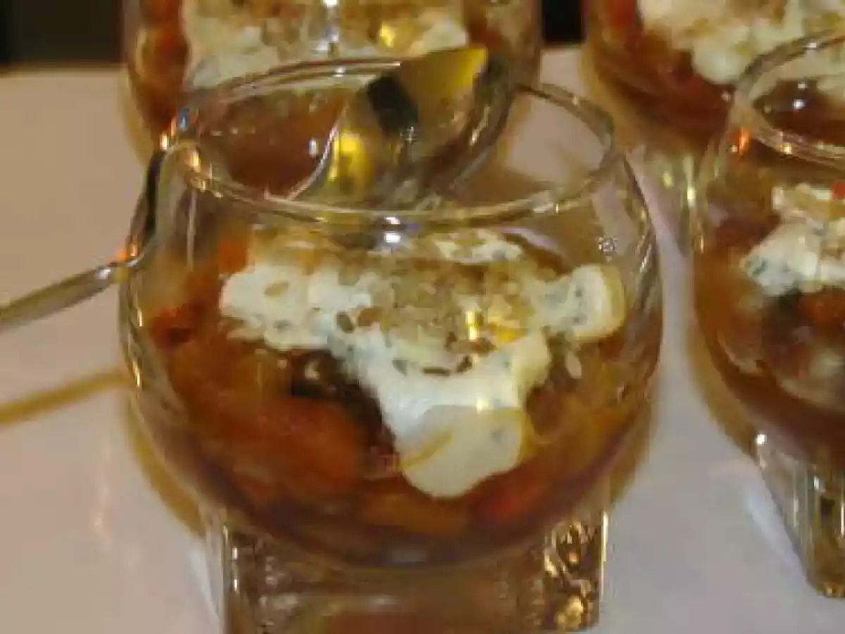 Verrine de poivrons et fromage frais aux herbes