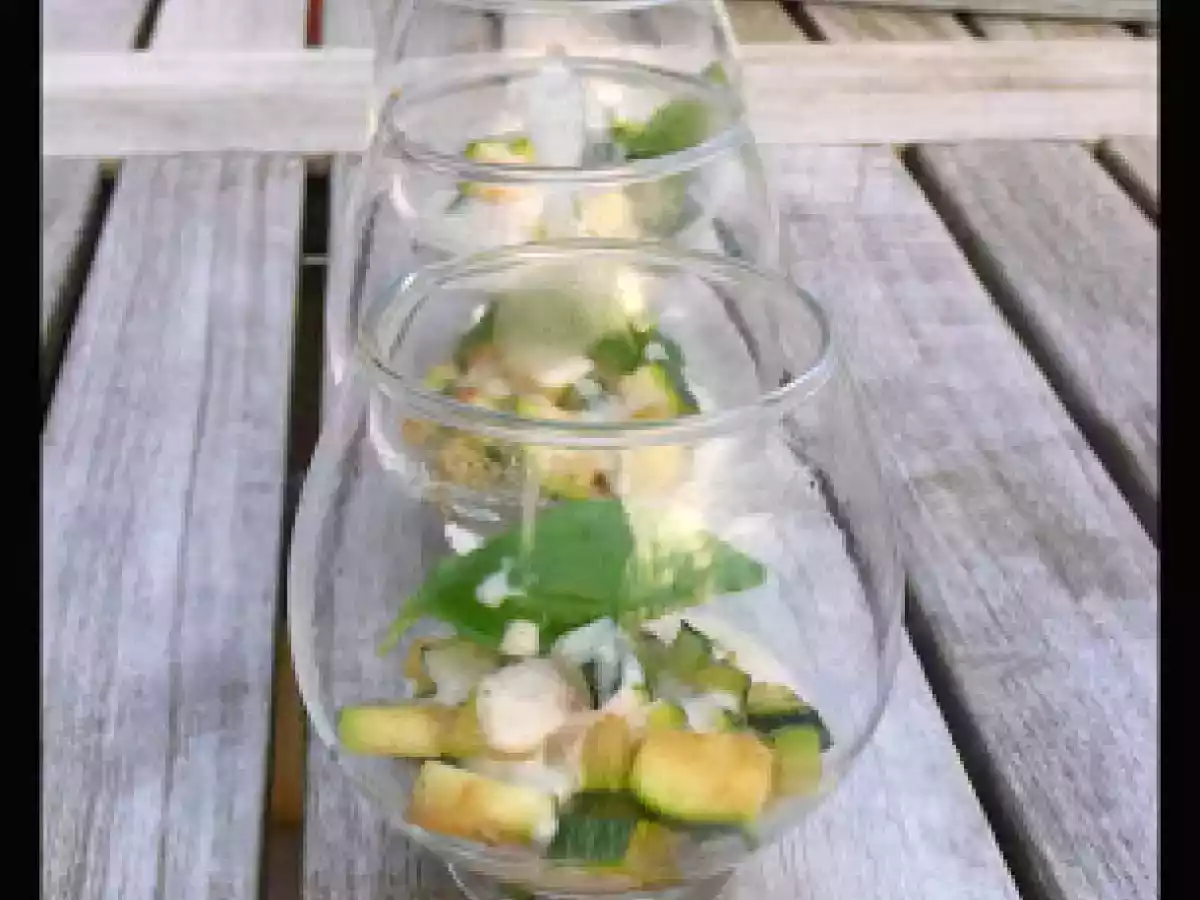 Verrine de printemps: Caviar de Courgette au Romarin et Crème de Parmesan - photo 2