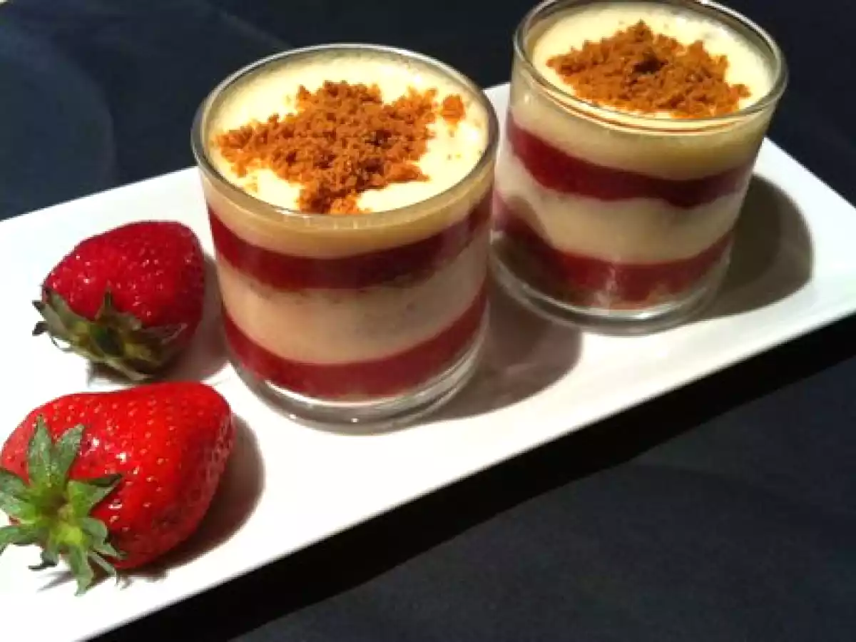 Verrine fraise-framboise spéculoos.