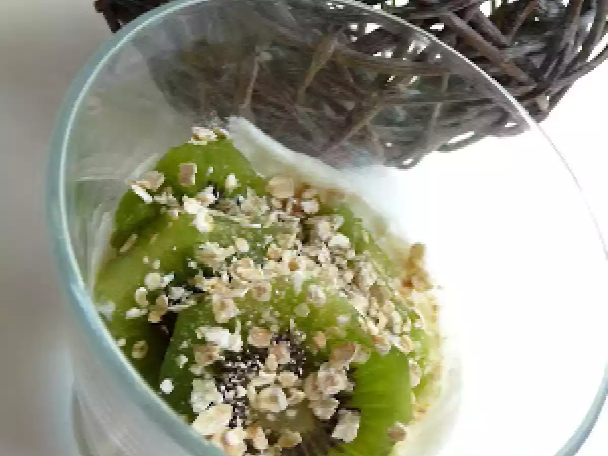 Verrine fromage blanc, kiwi, miel et flocons d'avoine