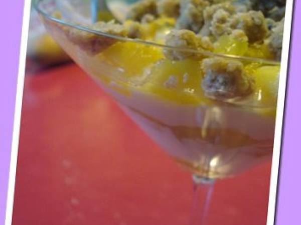 Verrine mangues-oranges sous crumble croustillant