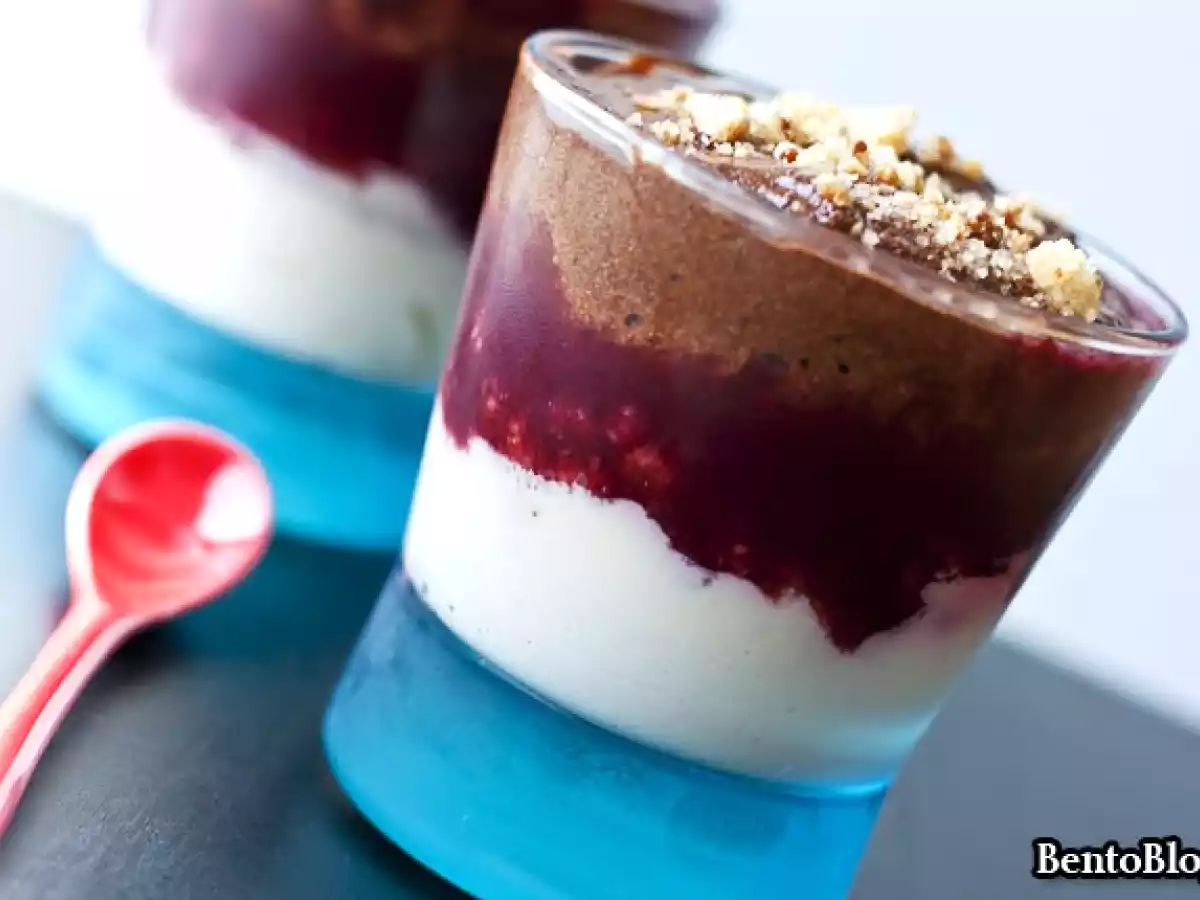 Verrine mousse au chocolat, crumble framboise et crème mascarpone - photo 2