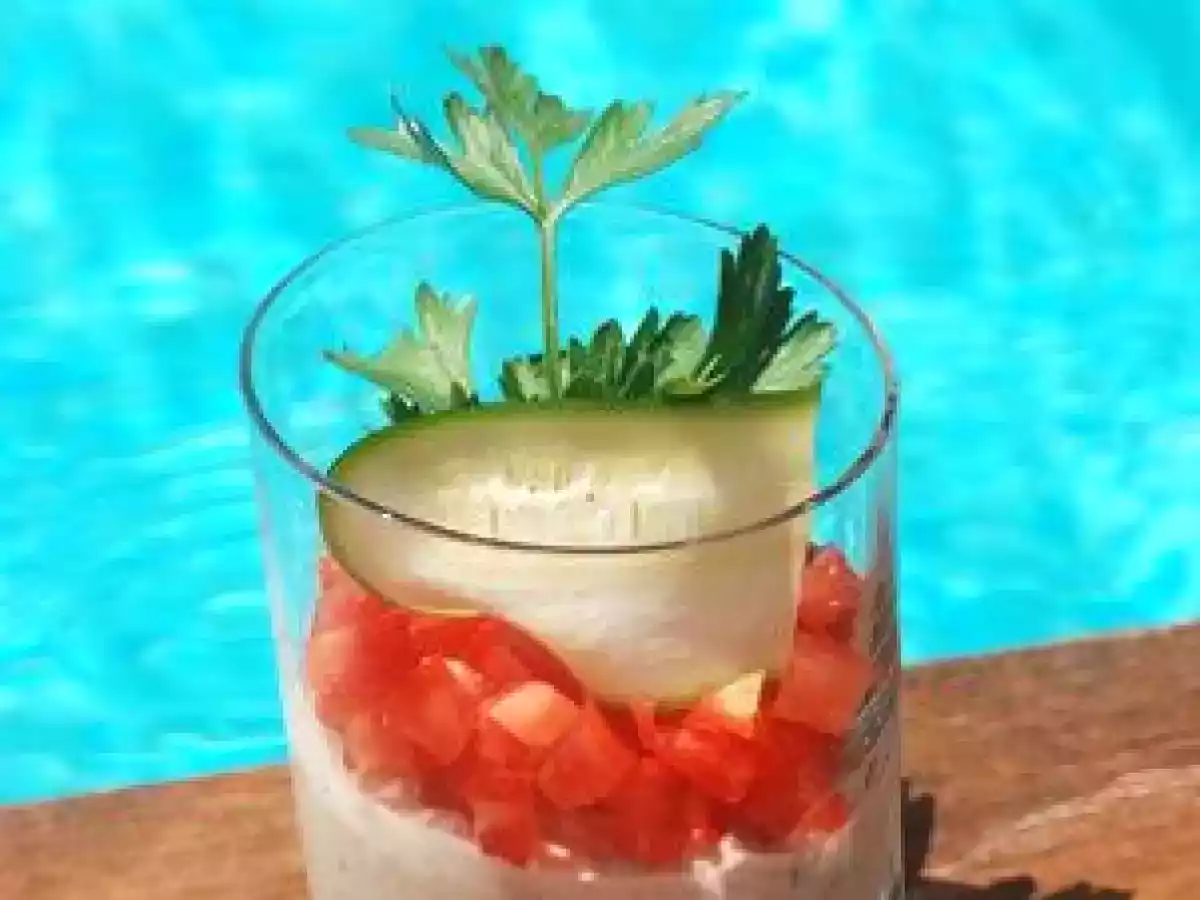 Verrine mousse de thon, brunoise tomates