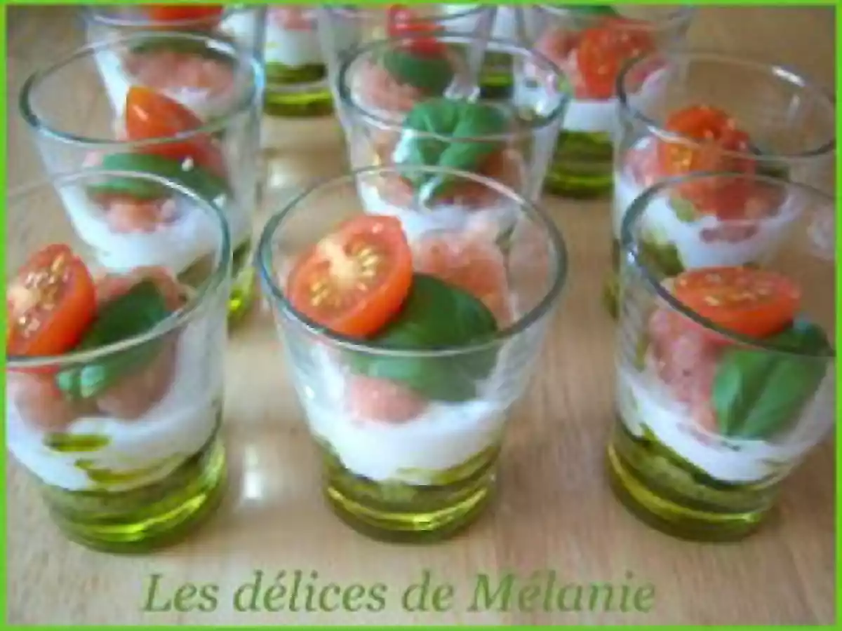Verrine pesto, ricotta et caviar de tomate