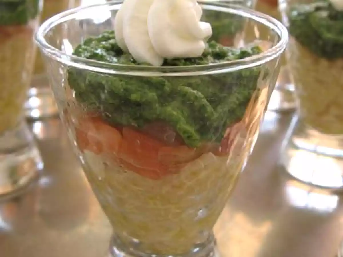 Verrine quinoa, saumon fumé et pistou de roquette