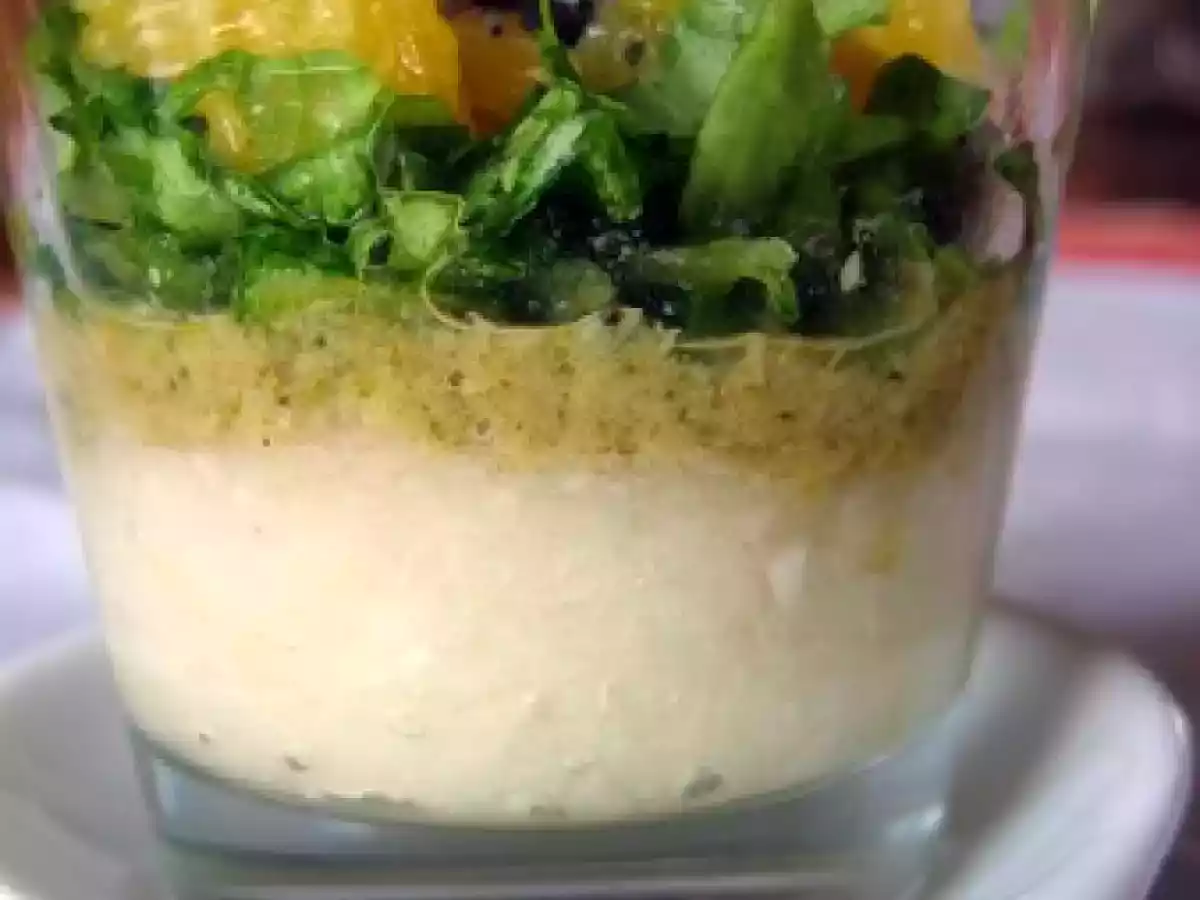 Verrine radis noir, tapenade verte et salade à l'orange