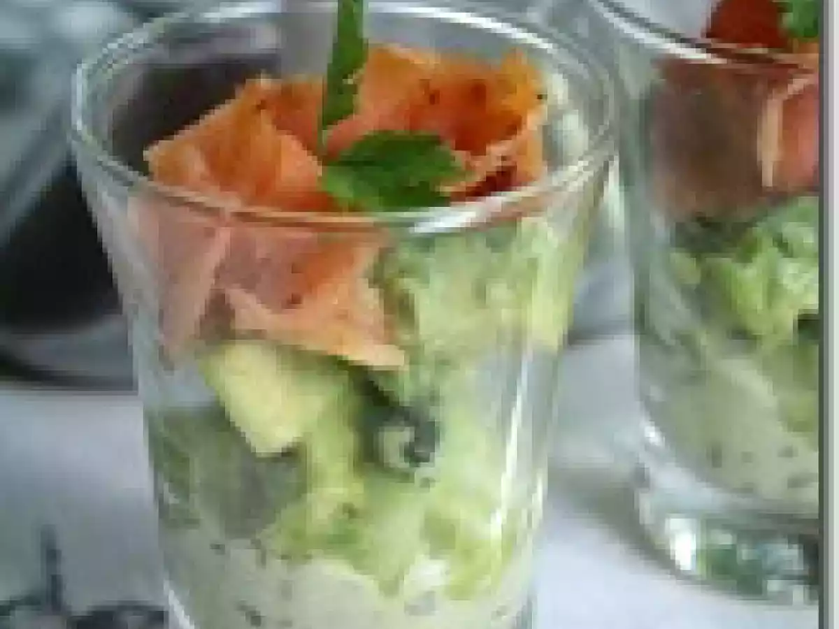 Verrine saumon Fumée, Avocat et Yaourt au Wasabi