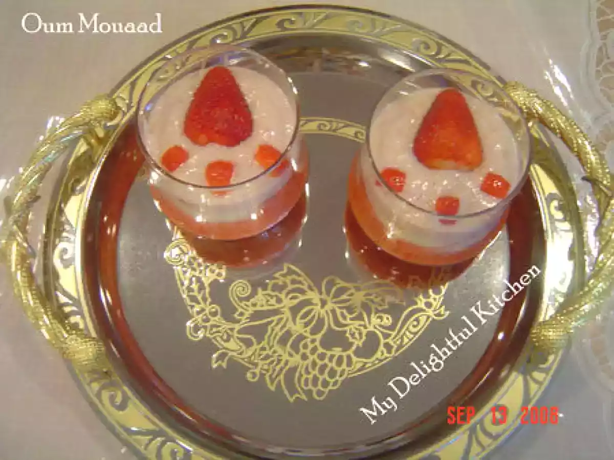 Verrines a la creme patissiere et aux fraises