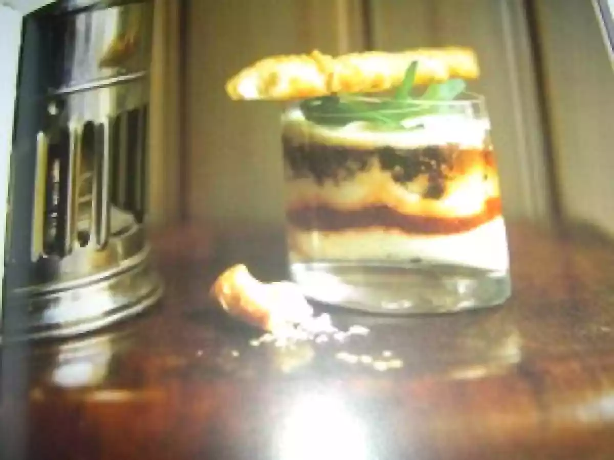 Verrines apéritives Tomates séchées/ fruits secs et chèvre - photo 2