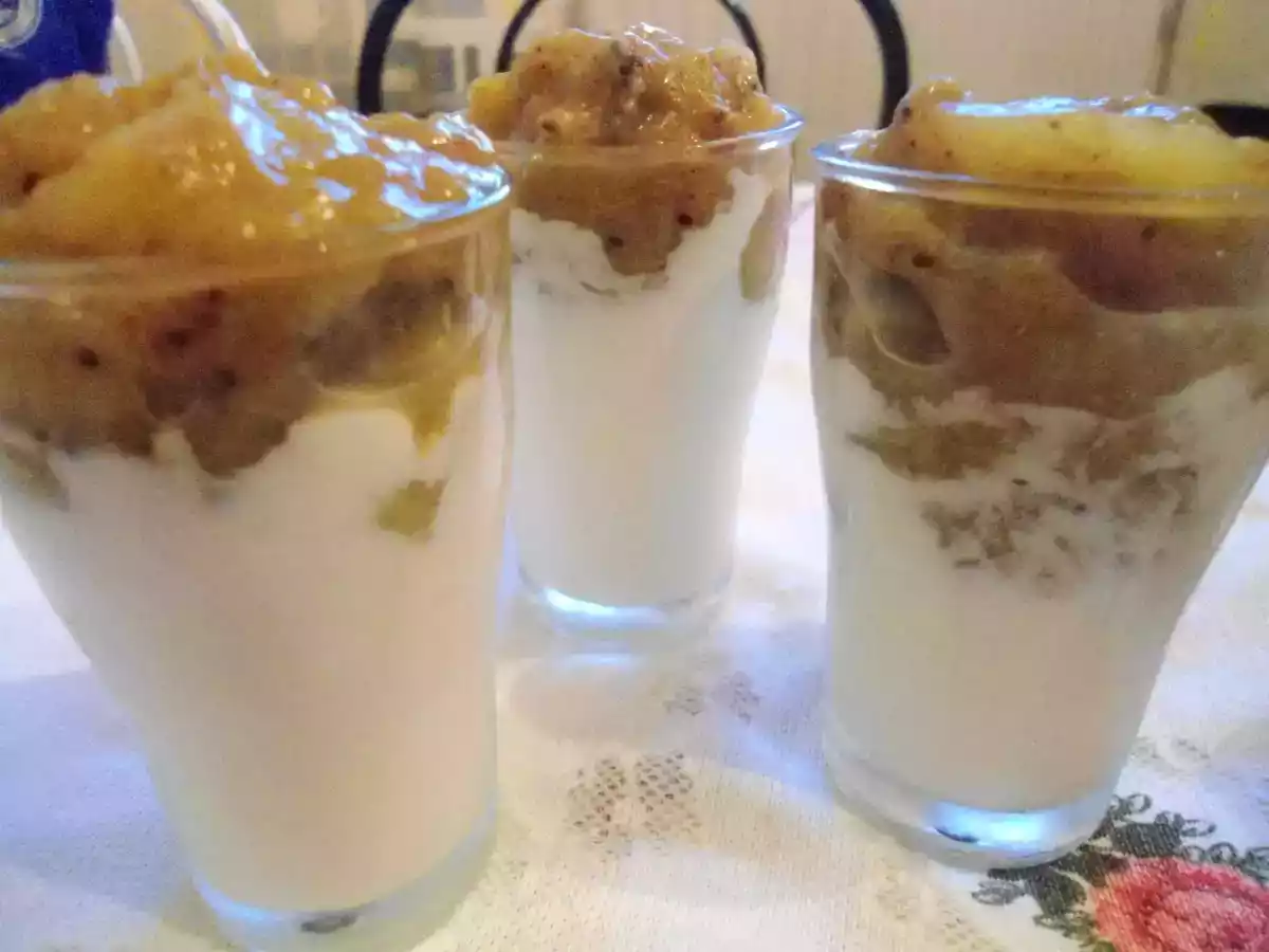 VERRINES AUX KIWIS ET A LA RHUBARBE